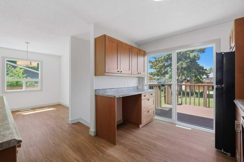 6 Onlsow Square, Red Deer, AB