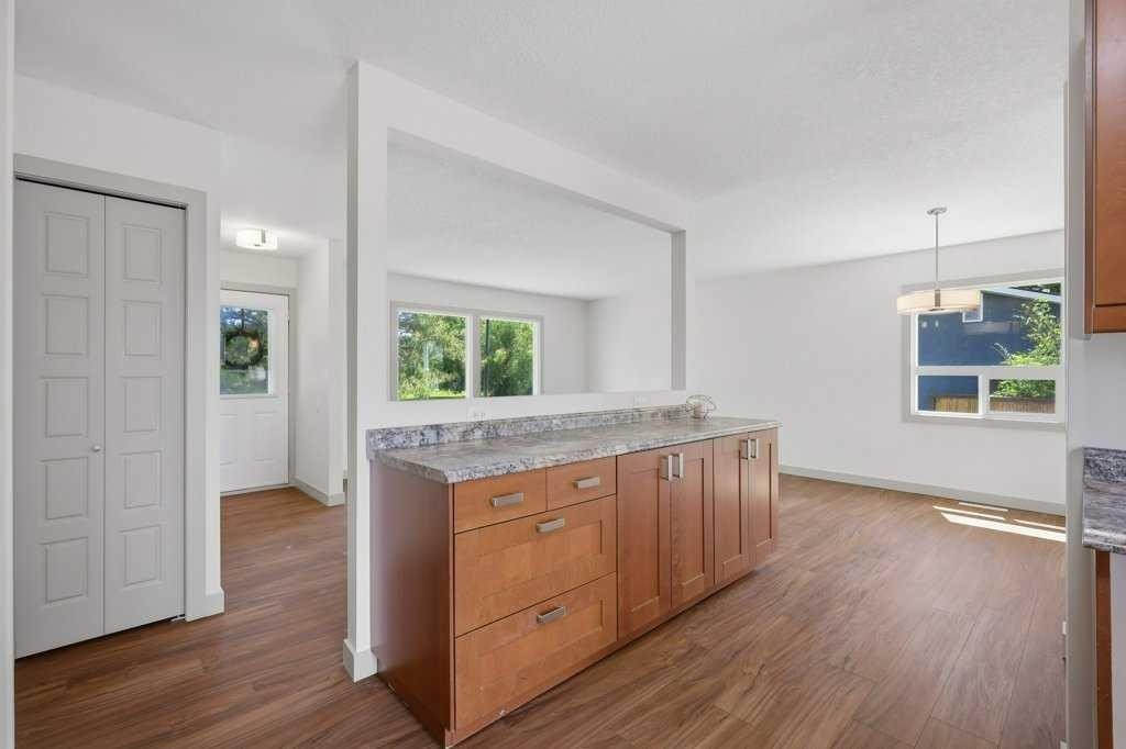 6 Onlsow Square, Red Deer, AB