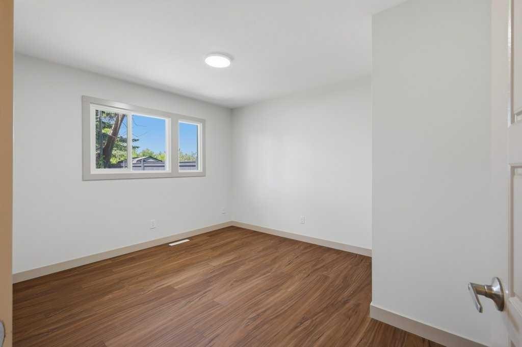 6 Onlsow Square, Red Deer, AB