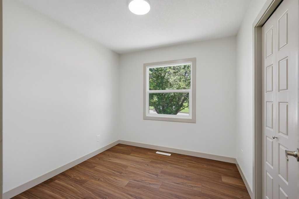 6 Onlsow Square, Red Deer, AB