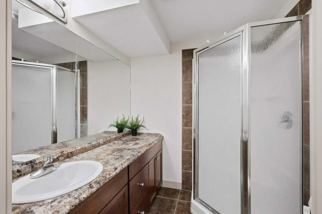 6 Onlsow Square, Red Deer, AB