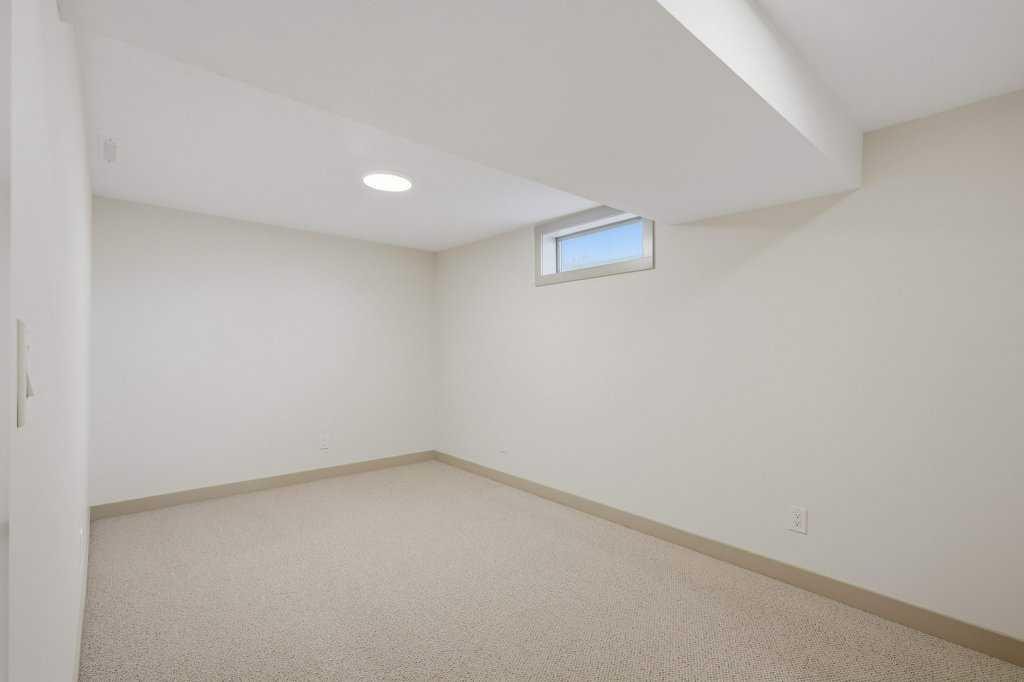 6 Onlsow Square, Red Deer, AB