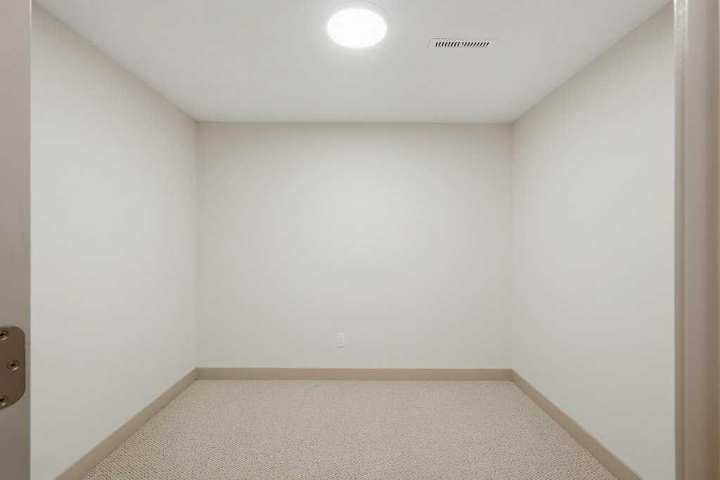 6 Onlsow Square, Red Deer, AB