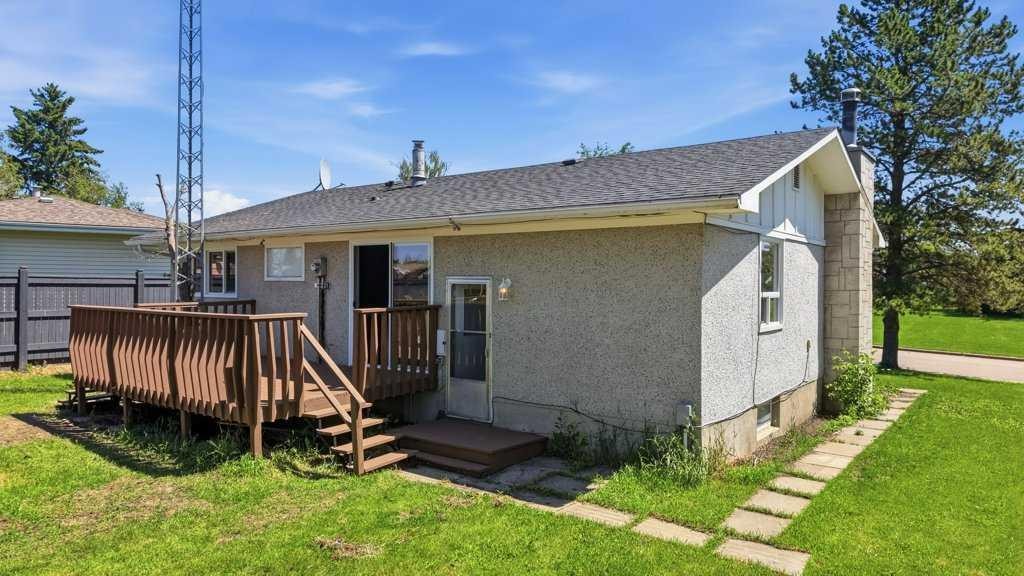 6 Onlsow Square, Red Deer, AB