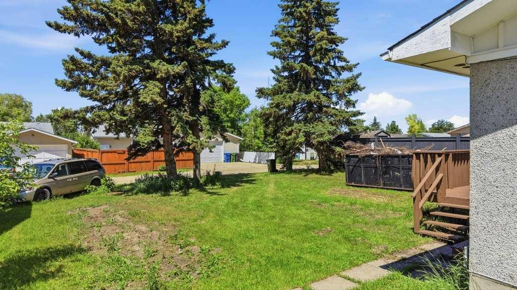 6 Onlsow Square, Red Deer, AB