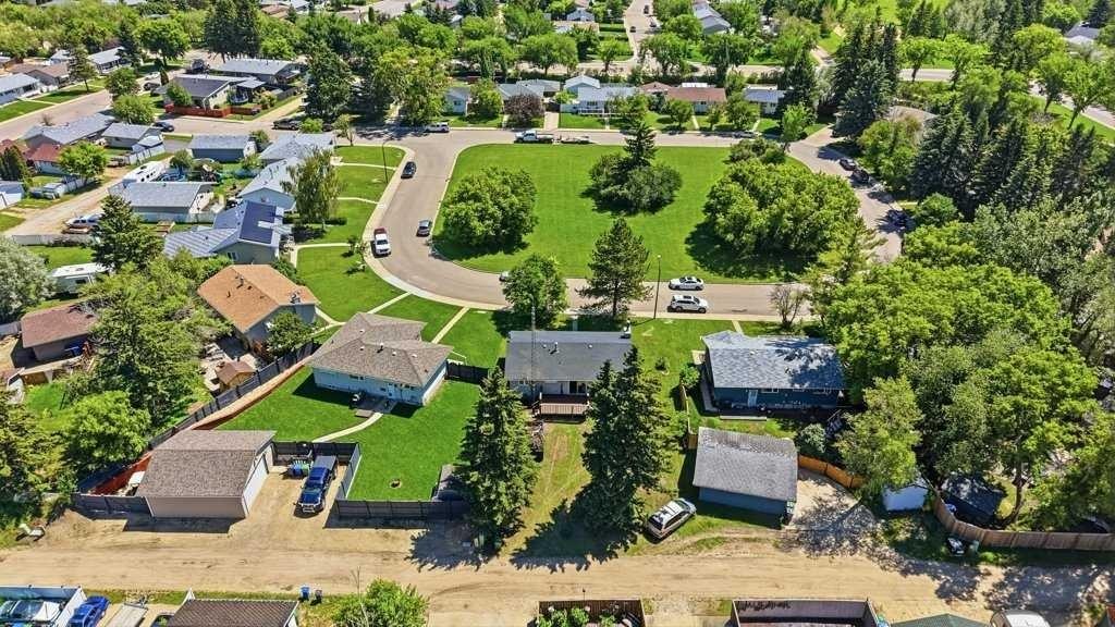 6 Onlsow Square, Red Deer, AB