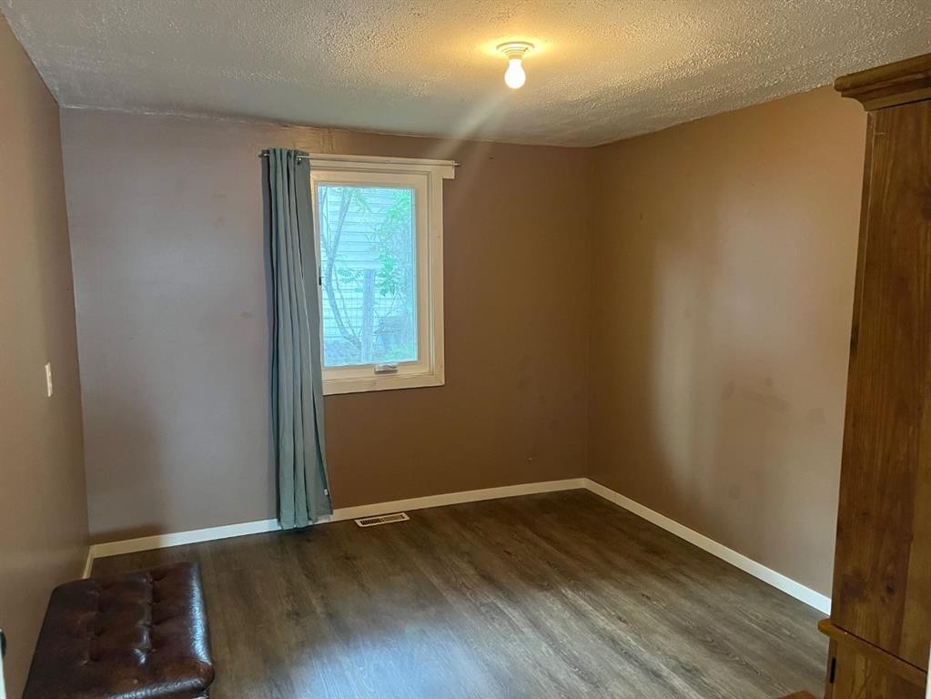 5008 48 Avenue, Caroline, AB