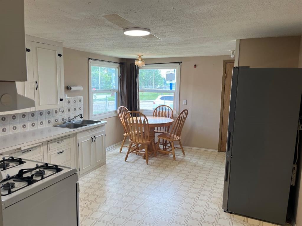 5008 48 Avenue, Caroline, AB