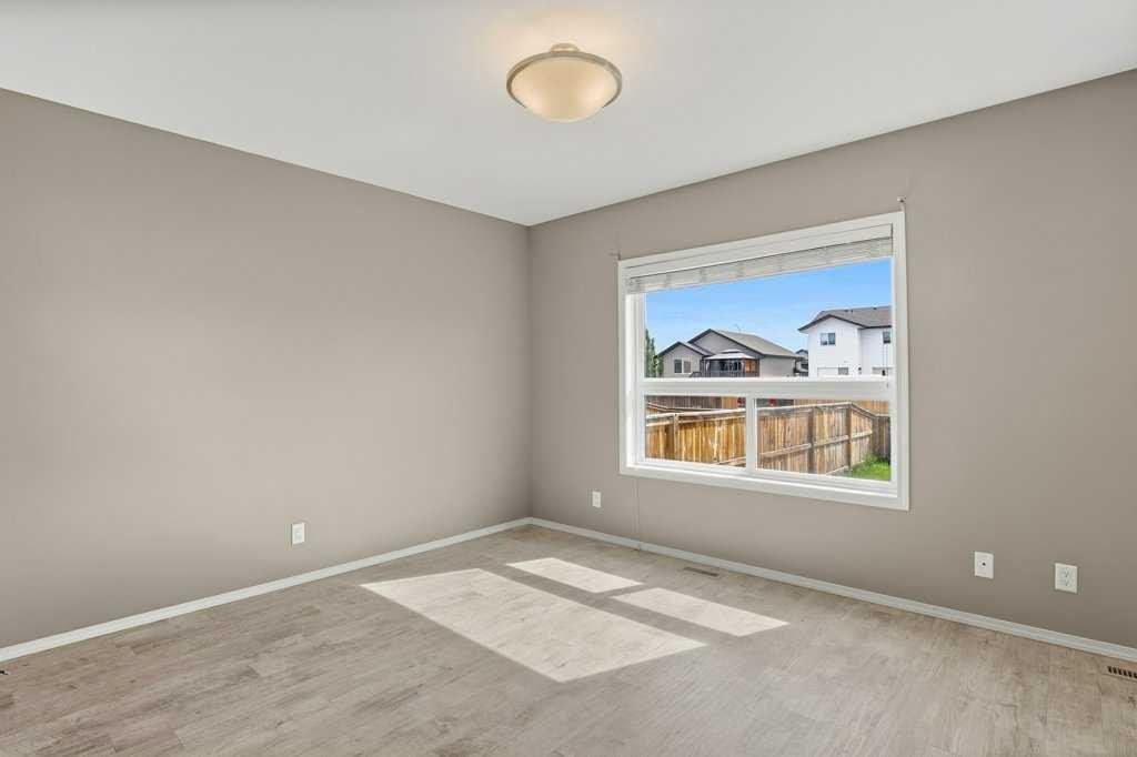 5 Crimson Court, Blackfalds, AB - Indoor Photo Showing Other Room
