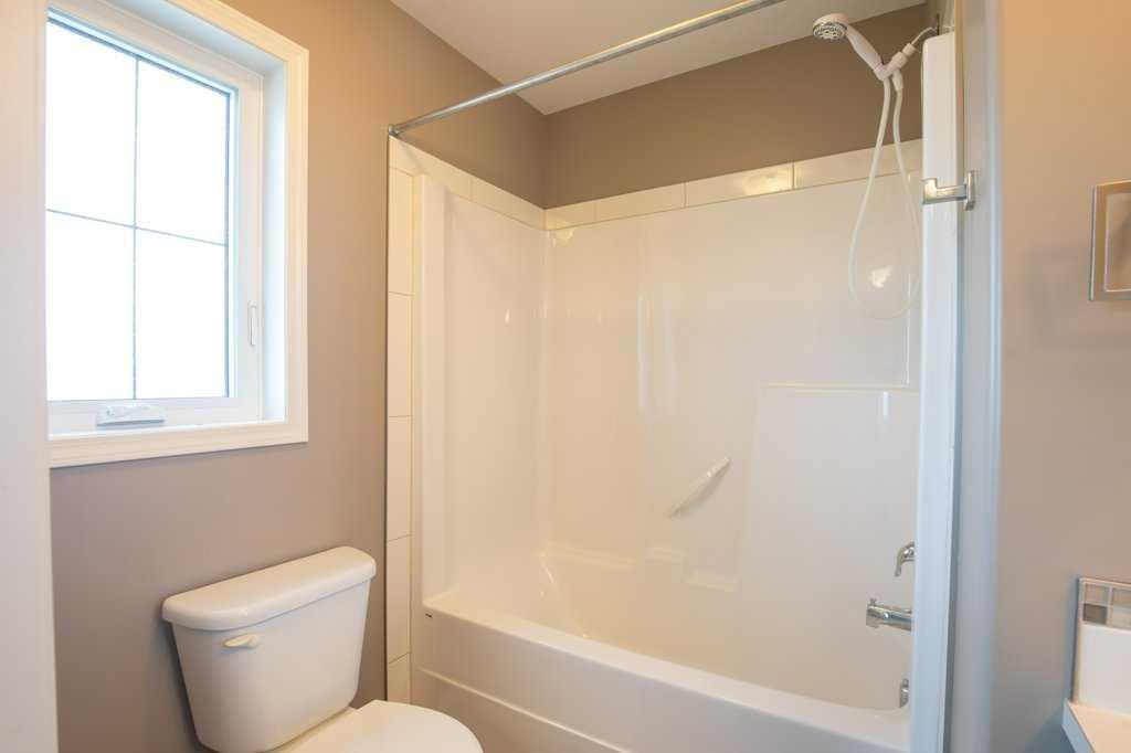 5 Crimson Court, Blackfalds, AB - Indoor Photo Showing Bathroom