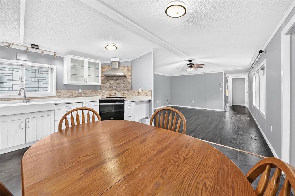 4716 41 Street Crescent, Innisfail, AB