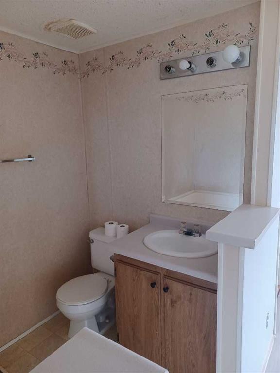 Unit 4-4506 50 Avenue, Bentley, AB