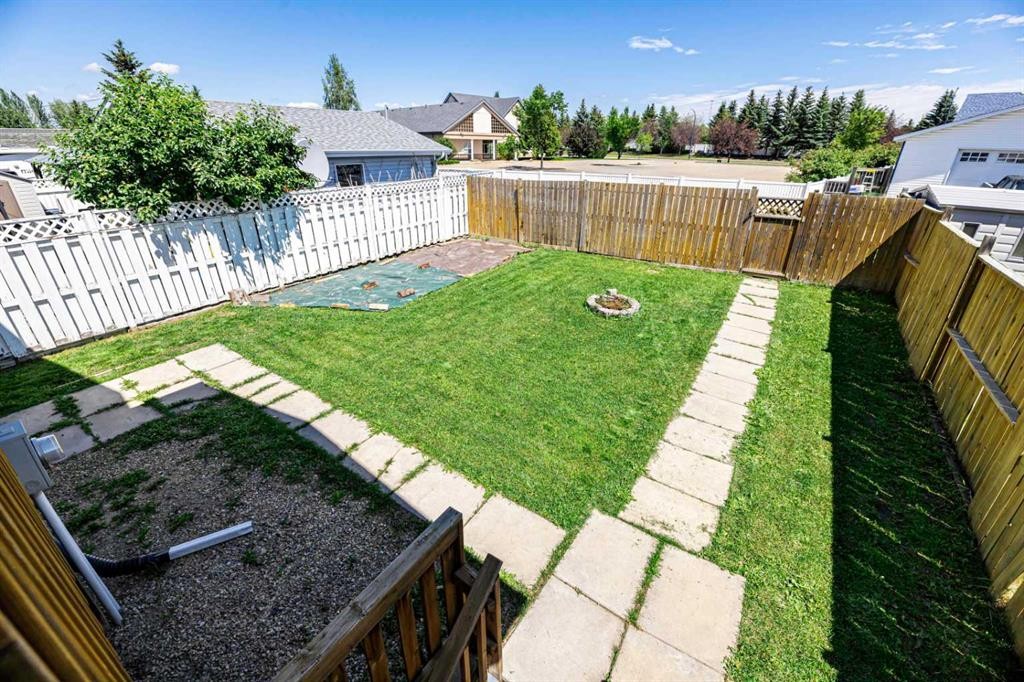 13 Duval Crescent, Red Deer, AB - Outdoor