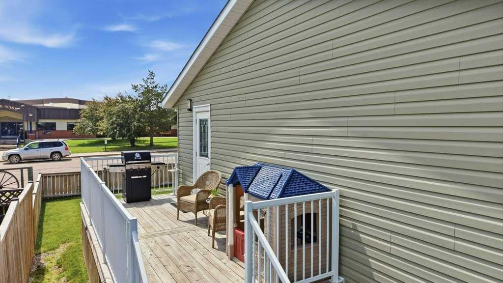 5028 48 Avenue, Caroline, AB - Outdoor With Exterior
