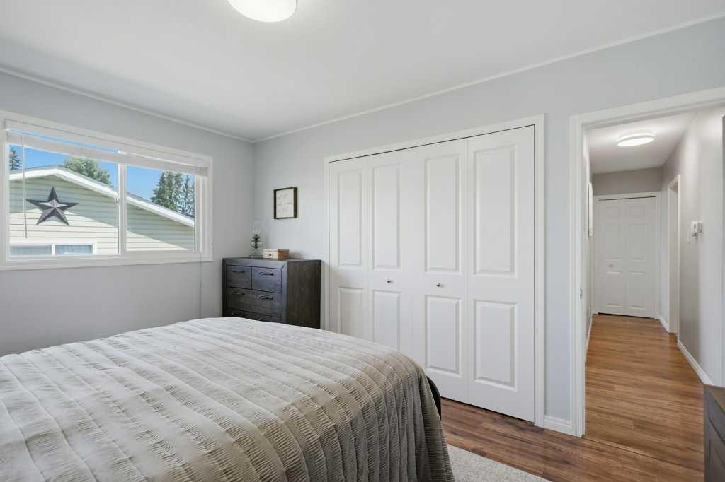 5028 48 Avenue, Caroline, AB - Indoor Photo Showing Bedroom