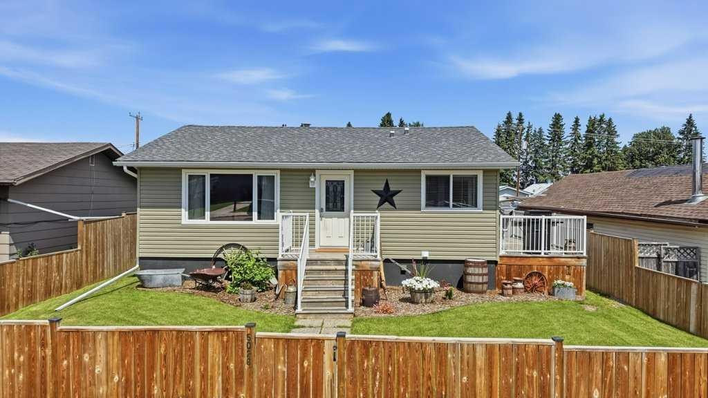 5028 48 Avenue, Caroline, AB - Outdoor