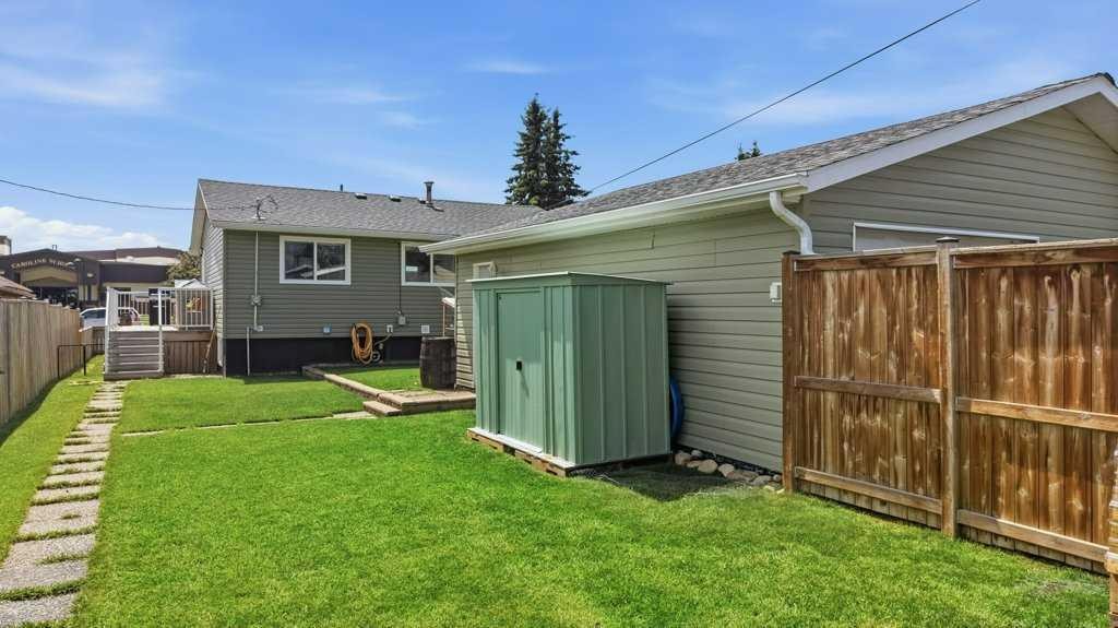 5028 48 Avenue, Caroline, AB - Outdoor With Exterior