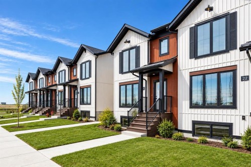 36 Station Drive  Sylvan Lake, AB T4S 0W7