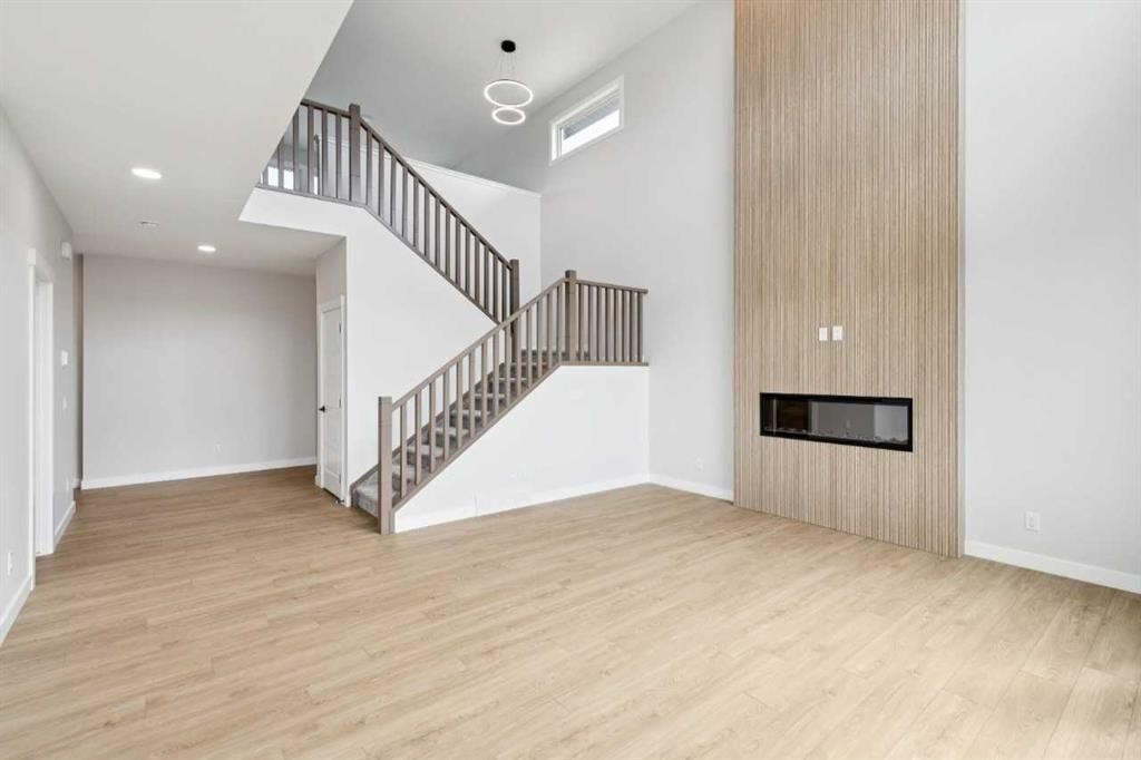 102 Bridgeport Landing, Chestermere, AB - Indoor Photo Showing Other Room