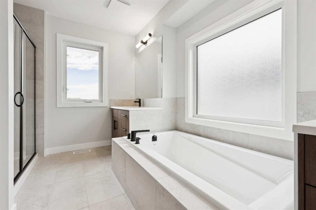 102 Bridgeport Landing, Chestermere, AB - Indoor Photo Showing Bathroom