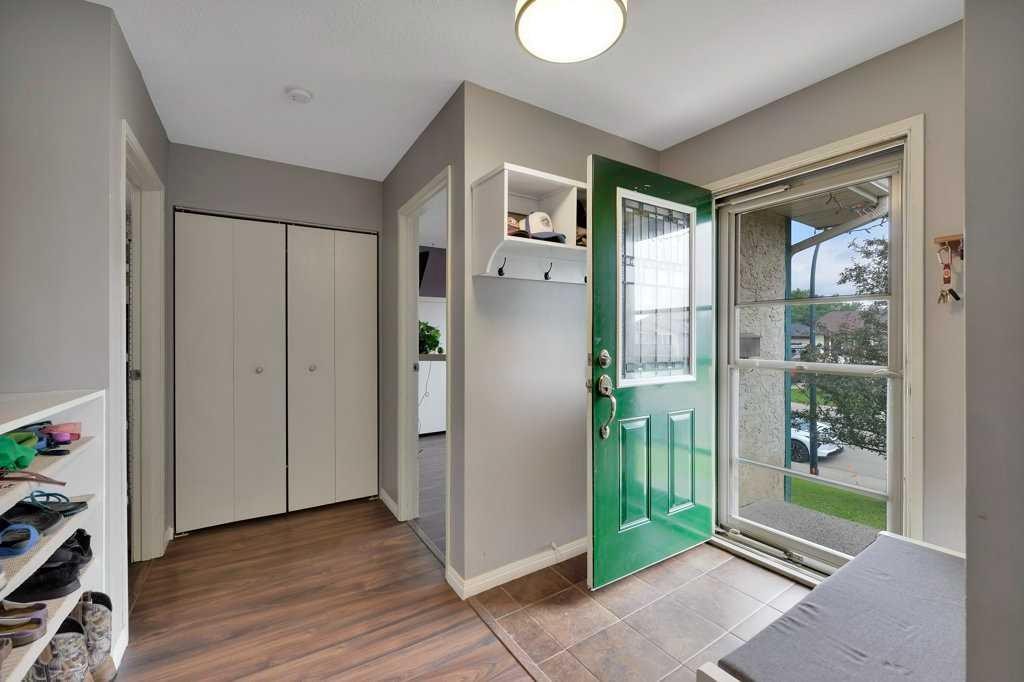 11 Greenham Drive, Red Deer, AB - Indoor Photo Showing Other Room