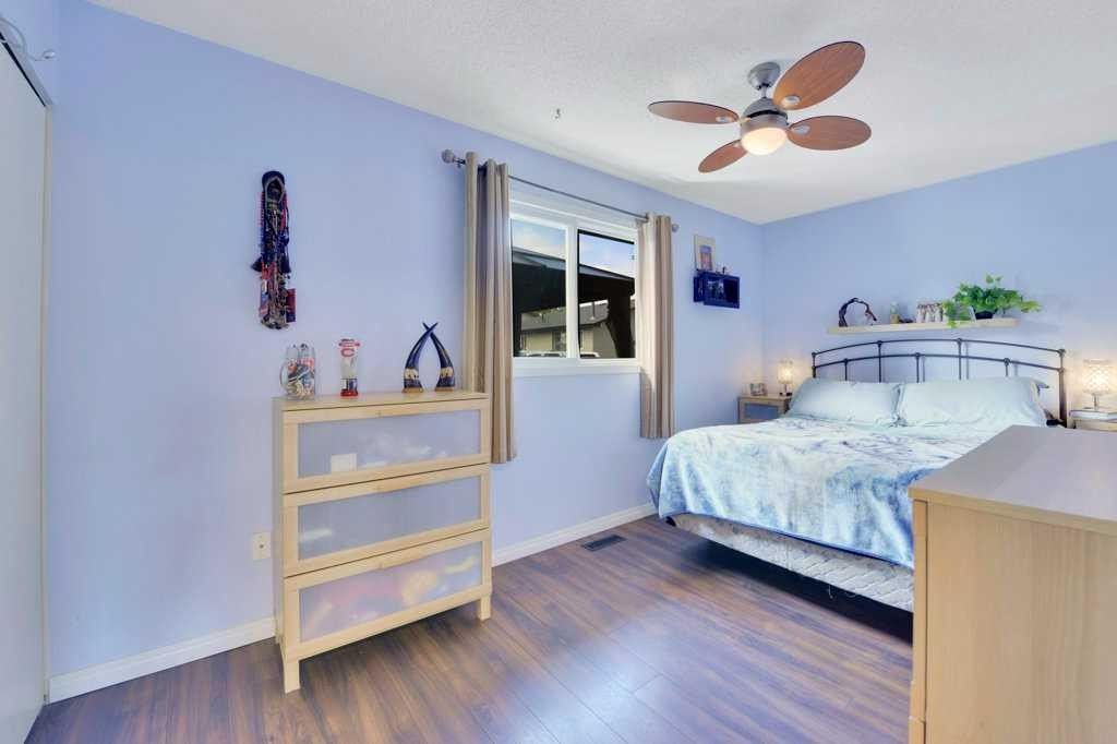11 Greenham Drive, Red Deer, AB - Indoor Photo Showing Bedroom