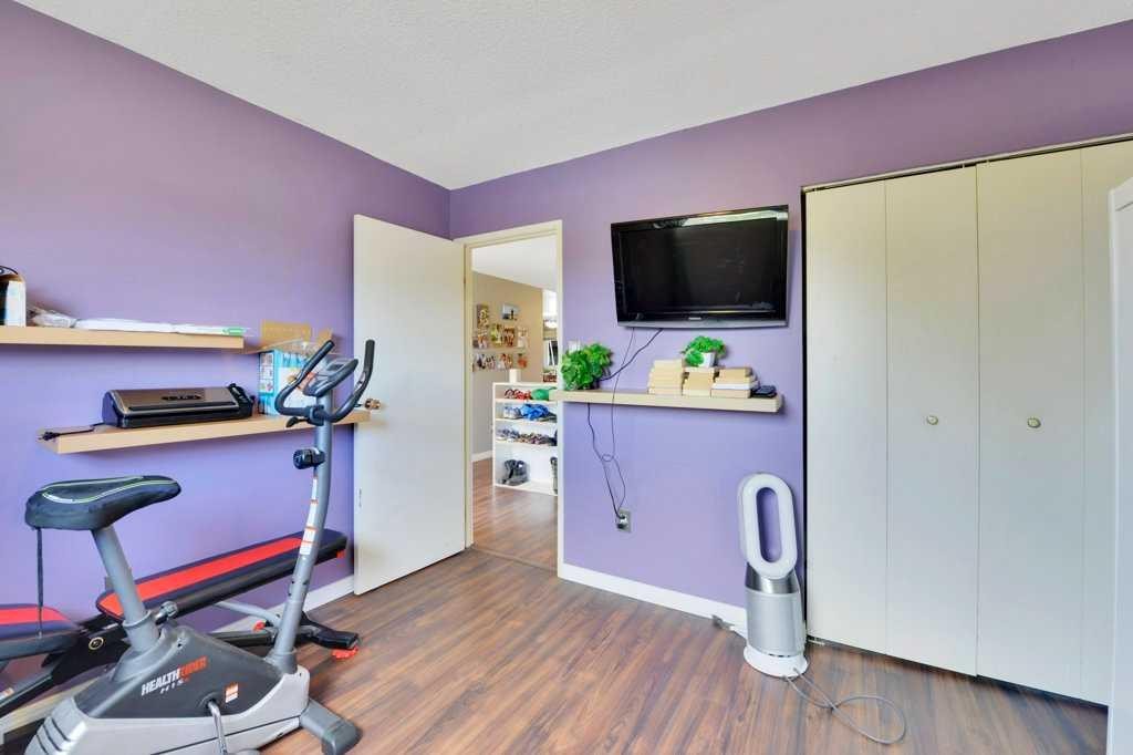 11 Greenham Drive, Red Deer, AB - Indoor