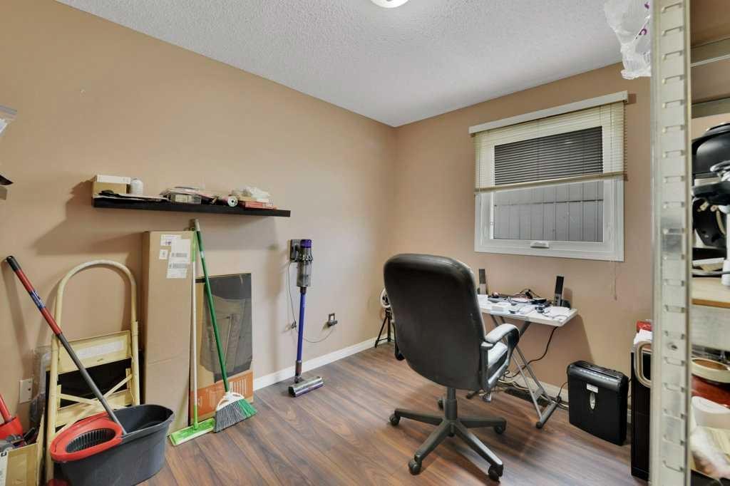 11 Greenham Drive, Red Deer, AB - Indoor Photo Showing Office