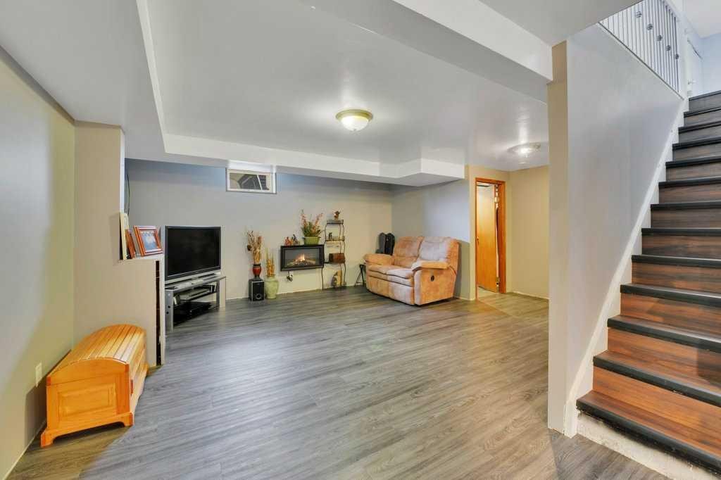 11 Greenham Drive, Red Deer, AB - Indoor