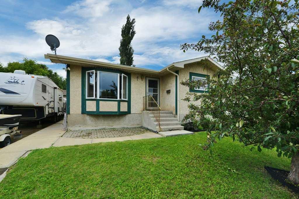 11 Greenham Drive, Red Deer, AB - Outdoor