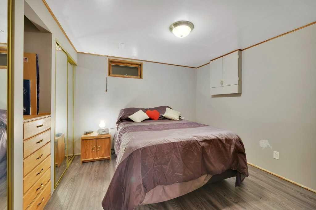 11 Greenham Drive, Red Deer, AB - Indoor Photo Showing Bedroom