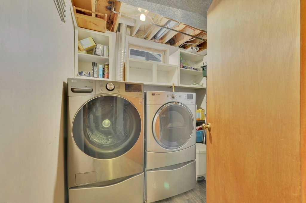 11 Greenham Drive, Red Deer, AB - Indoor Photo Showing Laundry Room