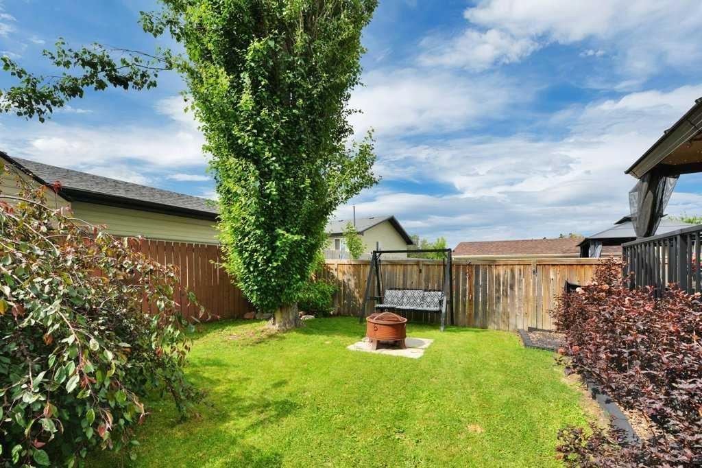 11 Greenham Drive, Red Deer, AB - Outdoor