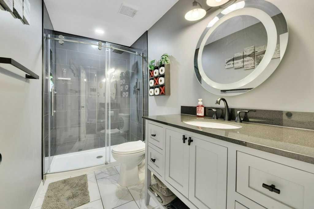 11 Greenham Drive, Red Deer, AB - Indoor Photo Showing Bathroom