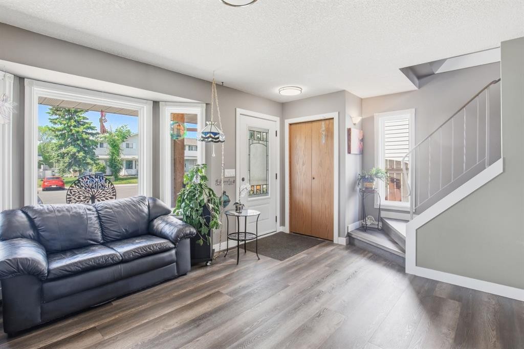 31 Kirsch Close, Red Deer, AB