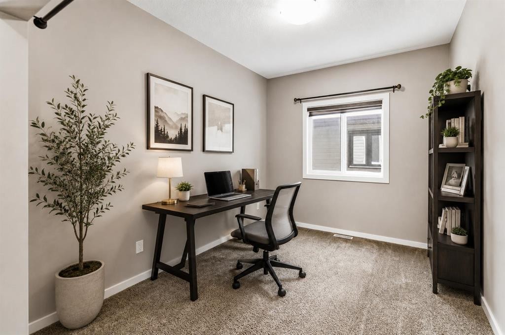 205 Van Slyke Way, Red Deer, AB - Indoor Photo Showing Office