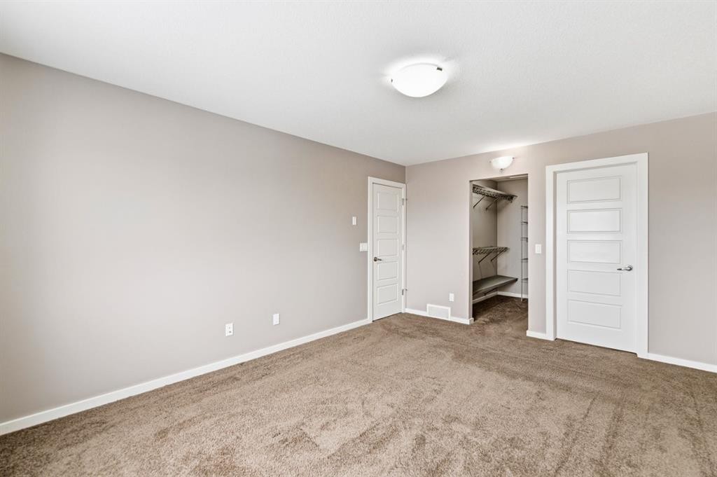 205 Van Slyke Way, Red Deer, AB - Indoor Photo Showing Other Room