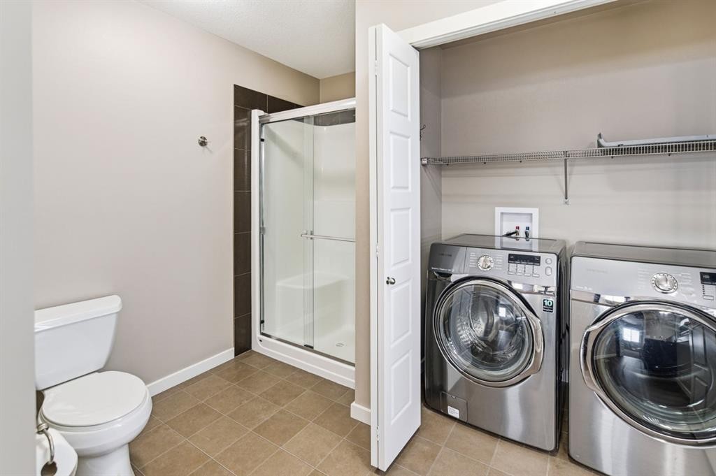 205 Van Slyke Way, Red Deer, AB - Indoor Photo Showing Laundry Room
