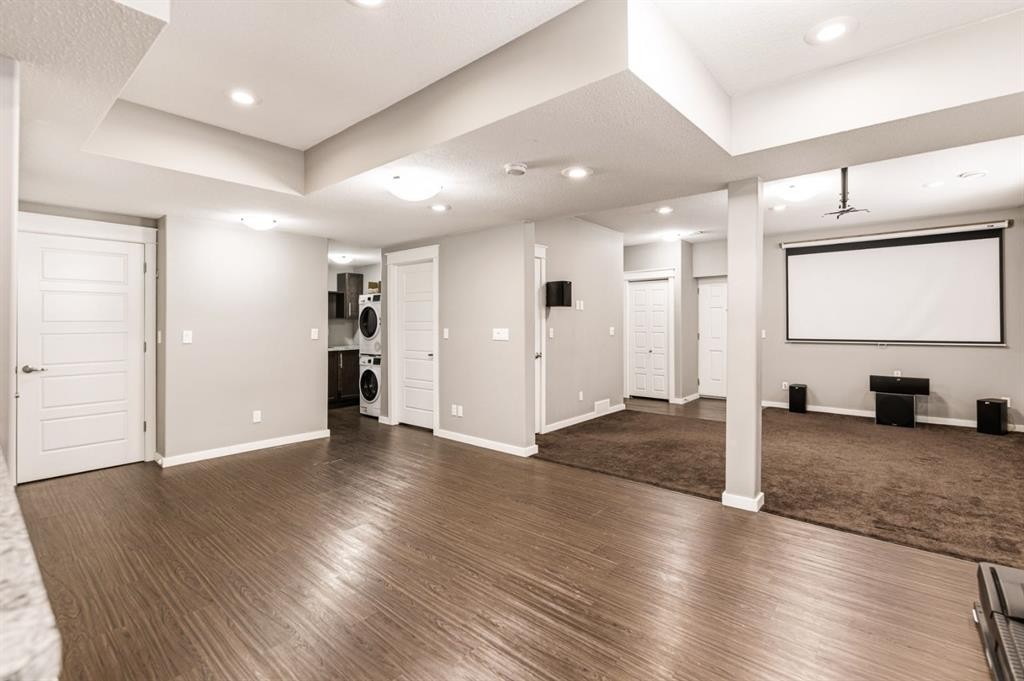 205 Van Slyke Way, Red Deer, AB - Indoor Photo Showing Other Room