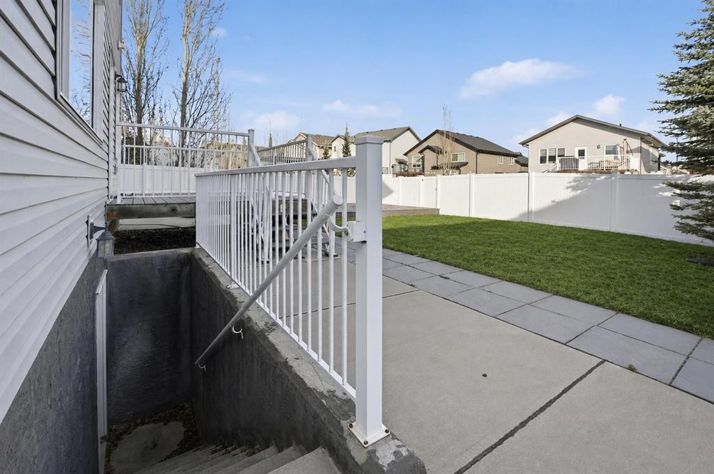 205 Van Slyke Way, Red Deer, AB - Outdoor