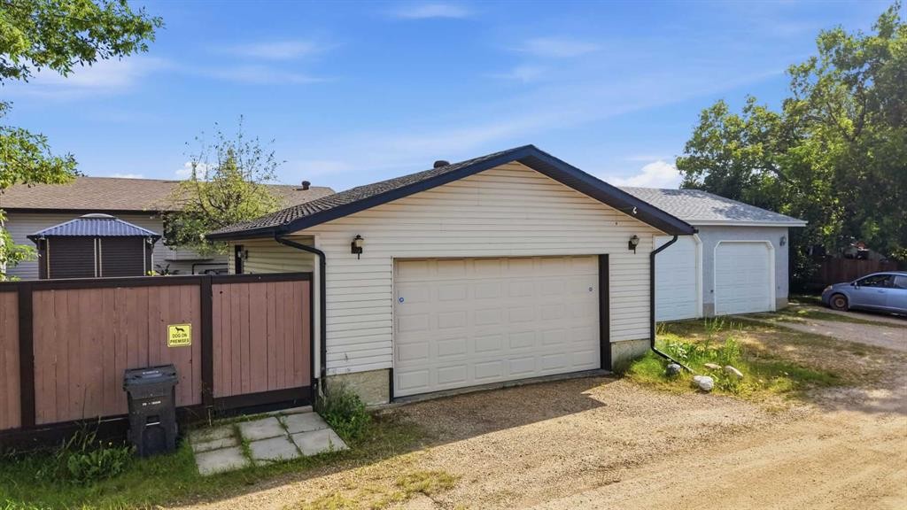 6124 Hamilton Drive, Red Deer, AB - Outdoor With Exterior