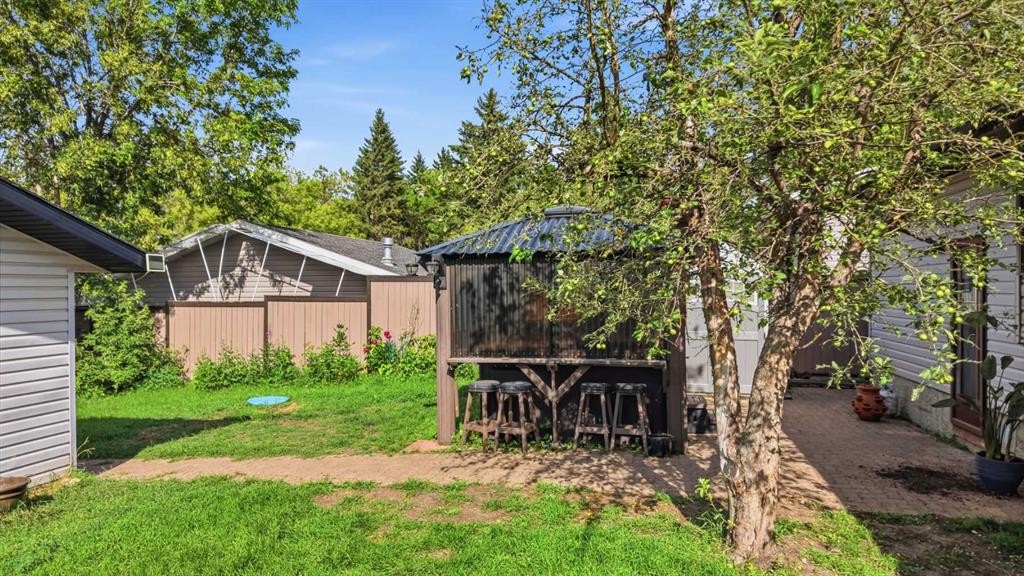 6124 Hamilton Drive, Red Deer, AB - Outdoor