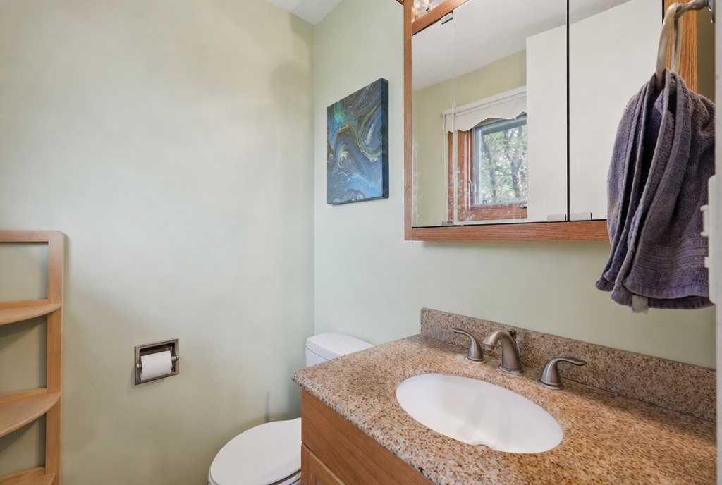 6124 Hamilton Drive, Red Deer, AB - Indoor Photo Showing Bathroom