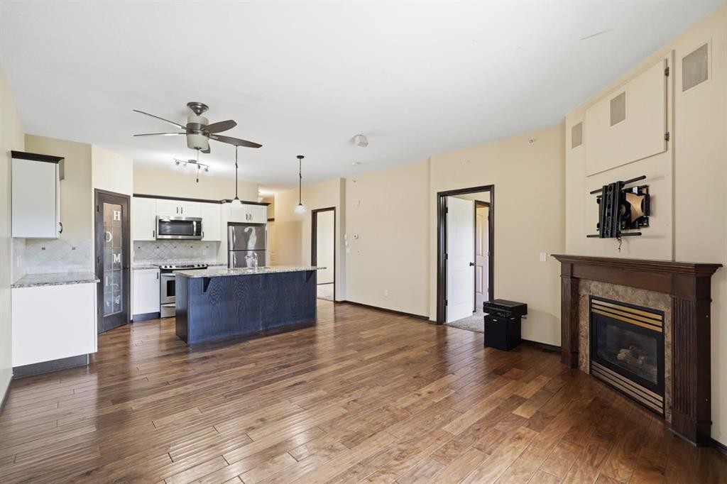 301-3505 51 Avenue, Red Deer, AB - Indoor With Fireplace