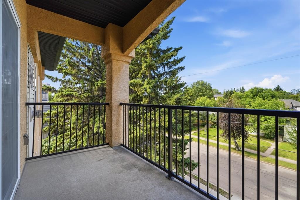 301-3505 51 Avenue, Red Deer, AB - Outdoor With Balcony With Exterior
