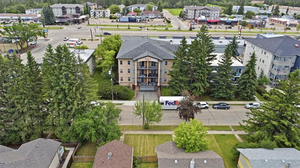 301-3505 51 Avenue, Red Deer, AB - Outdoor
