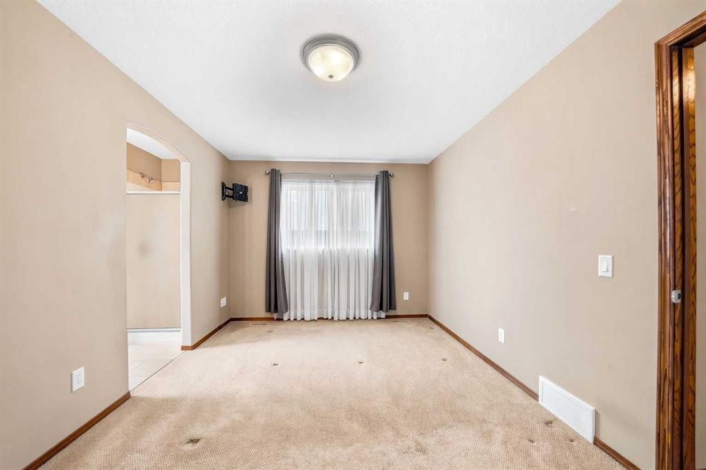 101 Oldring Crescent, Red Deer, AB - Indoor Photo Showing Other Room