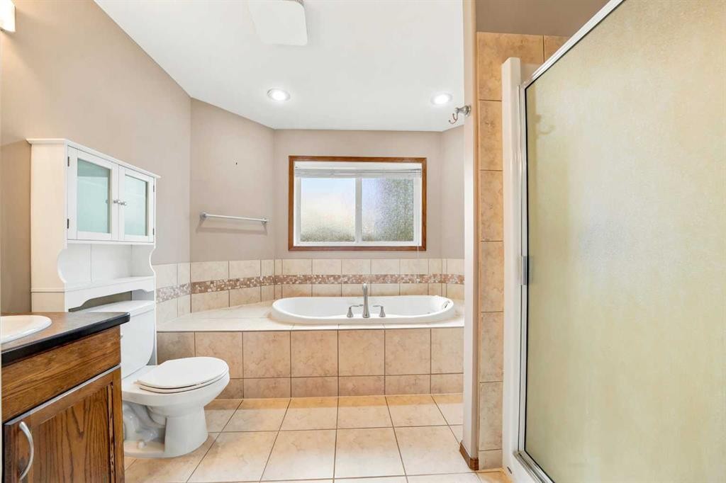 101 Oldring Crescent, Red Deer, AB - Indoor Photo Showing Bathroom
