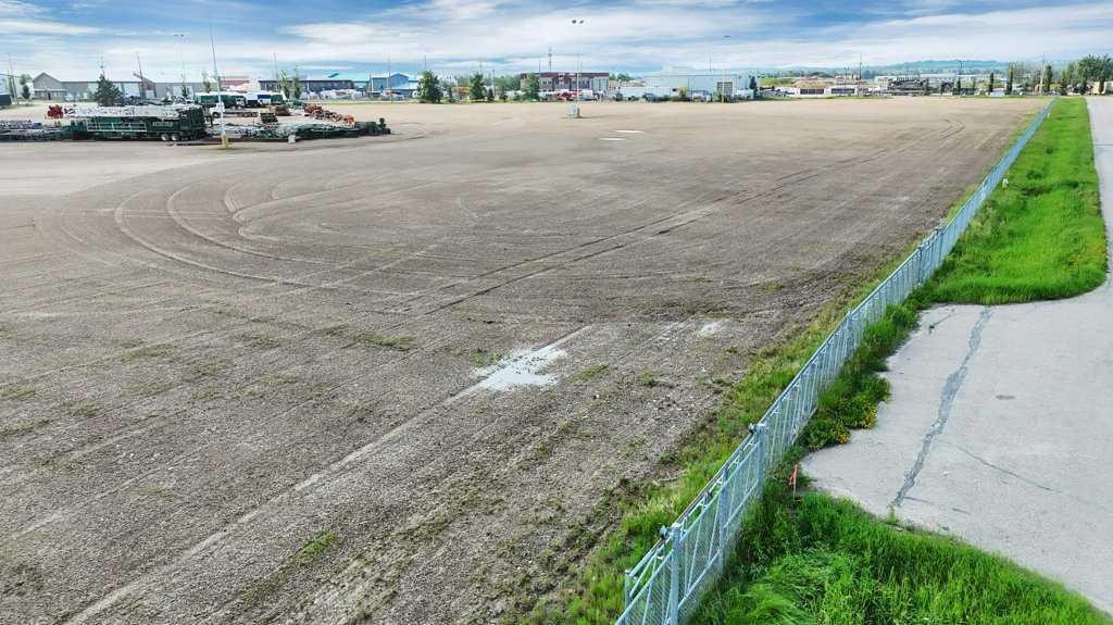 14 Charles Industrial Way, Sylvan Lake, AB