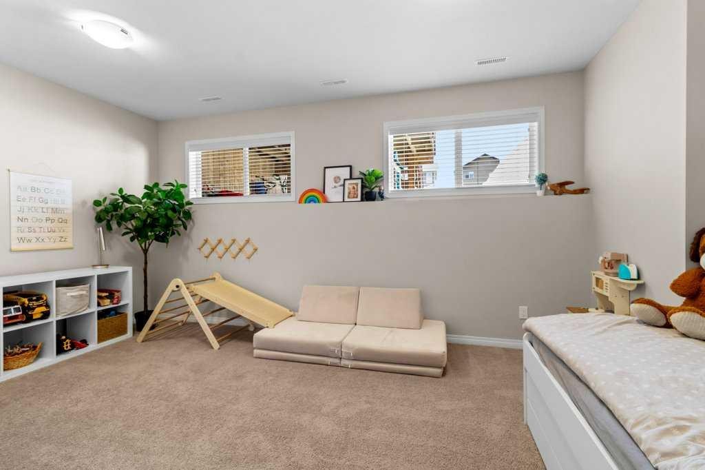125 Henderson Crescent, Penhold, AB - Indoor